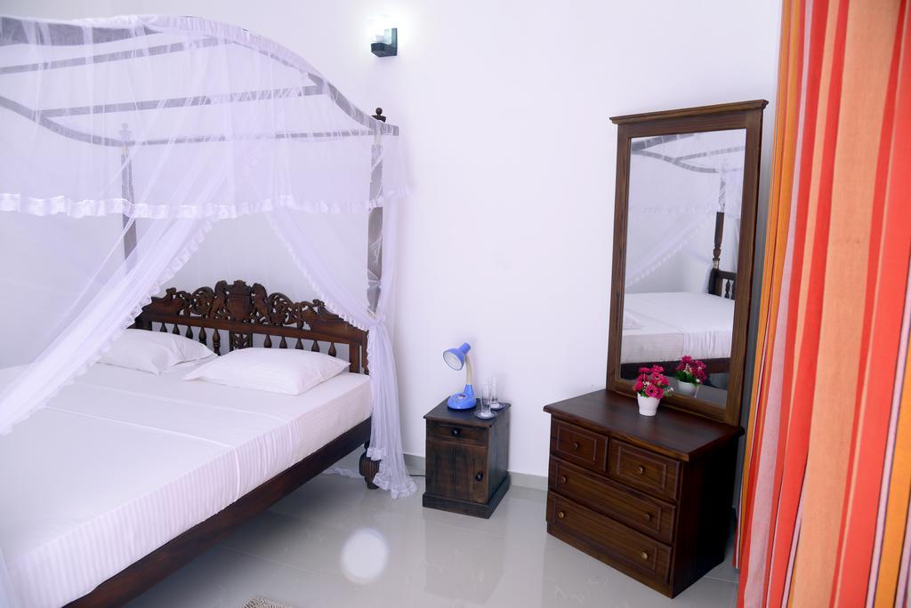 Hotel Aayu'S Guest Bentota Habitación foto