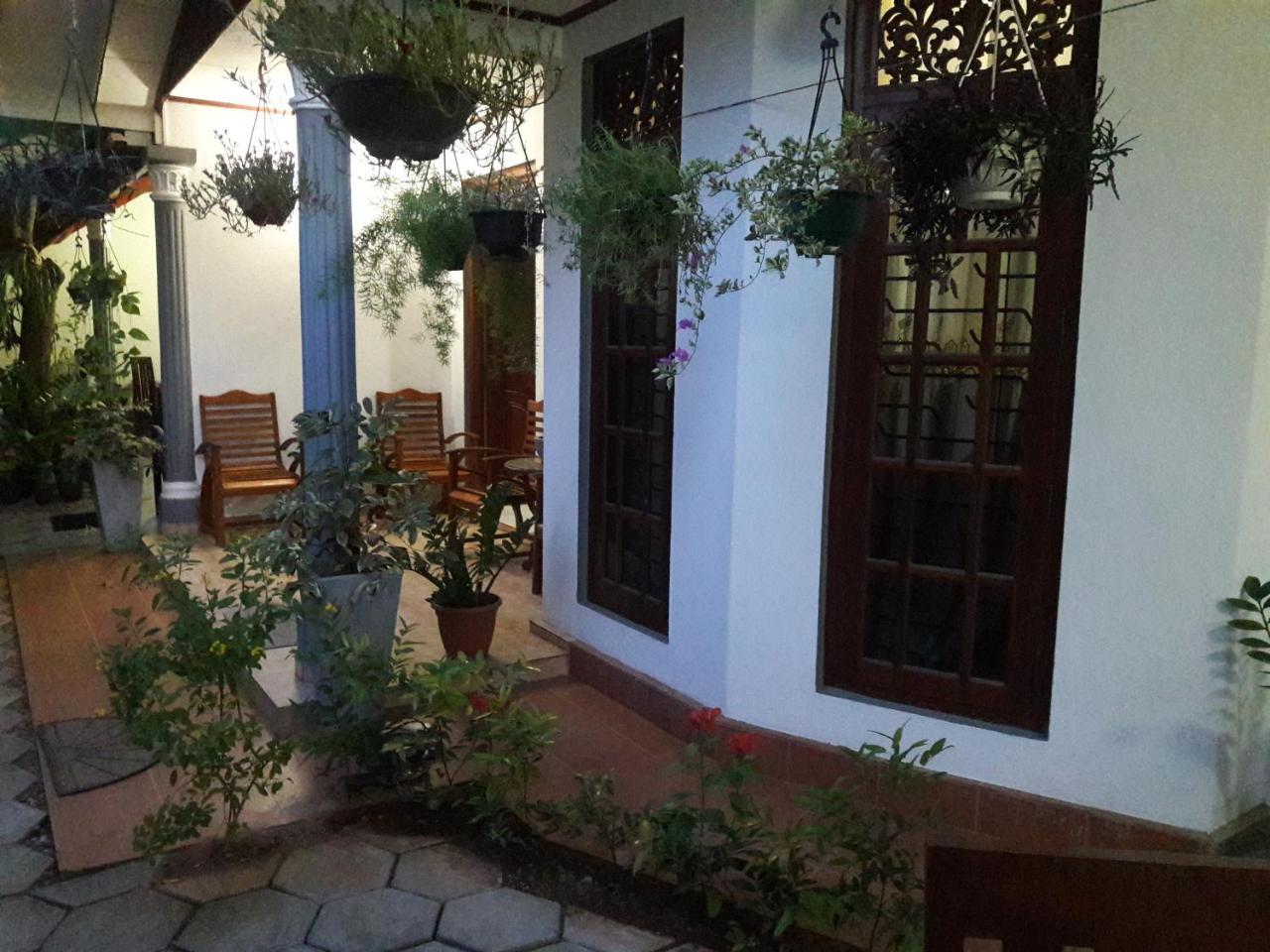 Hotel Aayu'S Guest Bentota Exterior foto
